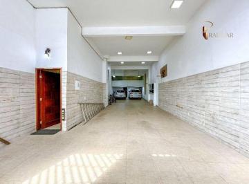70bdf56b4e3eab3b6329c65e2f1496aa2268fd21 · Sobrado de três dormitórios, uma suíte, closet e piscina no bairro Boqueirão