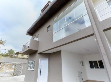 Casa en Venda de 3 quartos Santa Cândida · Sobrado com Espaço Gourmet em Condomínio Fechado