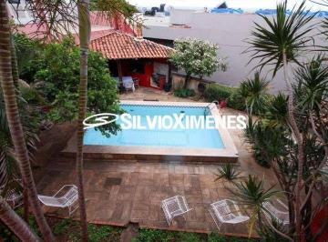 Casa · 550m² · 5 Quartos · 3 Vagas · Casa à venda com 550m², 5 quartos e 3 vagas