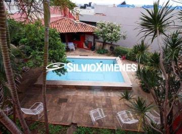 Casa · 550m² · 5 Quartos · 3 Vagas · Casa à venda com 550m², 5 quartos e 3 vagas