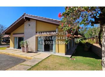 Casa · 208m² · 4 Quartos · 4 Vagas · Luxuosa Casa com 4 Quartos, 2 Suítes e Infraestrutura Completa em Cond