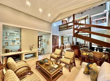 Casa de 3 quartos, Cotia · Incrível Casa com 3 suítes, planejados e muito lazer! 604 m² - Vila Viana.