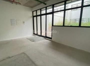 Comercial · 262m² · 2 Vagas · Ampla sala comercial em ponto central da cidade. 