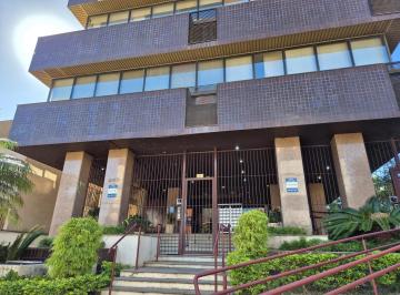 Comercial · 175m² · 7 Quartos · 2 Vagas · Sala com 6 divisórias e 2 vagas