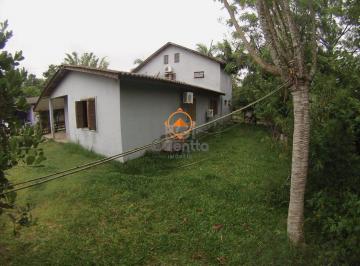 Casa · 230m² · 5 Quartos · 1 Vaga · Casa 5 dormitórios no bairro Ponta Grossa