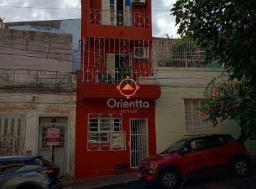 Casa · 110m² · 2 Quartos · Sobrado funcional com três pavimentos no centro de Porto Alegre!