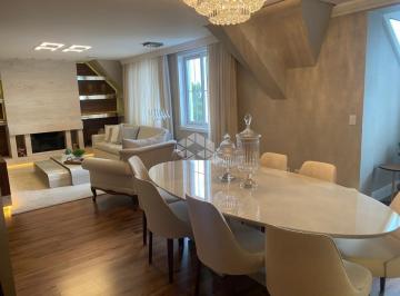 703645_iXAZ46K1ZEe3E6CeX_70364568796c26cc510.jpg · Apartamento 3 dormitórios, 181m² privativos, 6 vagas, no Centro de Gramado