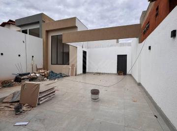 Casa com Garagem Coberta com 3 quartos 1 suítes no bairro Canelas · Casa com Garagem Coberta com 3 quartos 1 suítes no bairro Canelas