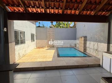 Casa · 256m² · 2 Quartos · 4 Vagas · Casa 2 quartos sendo 1 suíte disponível para venda no bairro Jardim Europa em Uberlândia MG