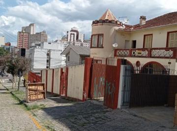 Casa · 630m² · 4 Quartos · 6 Vagas · Sobrado para venda em Centro de 630.00m² com 4 Quartos, 1 Suite e 6 Garagens