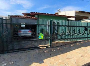 1ebcec96f5018dff5440d9c97ee435193043b61d · Casa com 3 dormitórios à venda, 142 m² por R$ 550.000,00 - Jardim Centenário - Poços de Caldas/MG