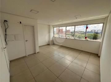 Comercial · 28m² · 1 Vaga · Salas à venda em Centro - RS