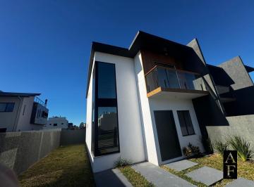 Casa · 120m² · 3 Quartos · Casa à venda no bairro Campo D'una - Garopaba/SC