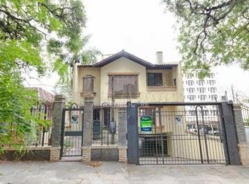 Casa · 400m² · 4 Quartos · 4 Vagas · Ampla Casa Alto Padrão para Locação – 4 Dormitórios, 3 Suítes e Lazer Completo