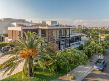 Casa de 5 quartos, Campinas · Sobrado de alto padrão no Condomínio Mont Blanc Residence - AC 440m²