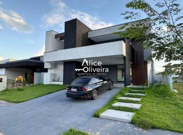nrwvuz02n2eyntu0m2vjmjk5_md · Casa de Condomínio à Venda com 3 suítes, 4 vagas e 328m² por R$ 1.950.000