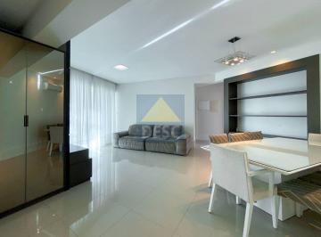 Apartamento · 131m² · 3 Quartos · 2 Vagas · Apartamento para locação anual de 03 suítes, mobiliado na quadra do mar, em Balneário Camboriú