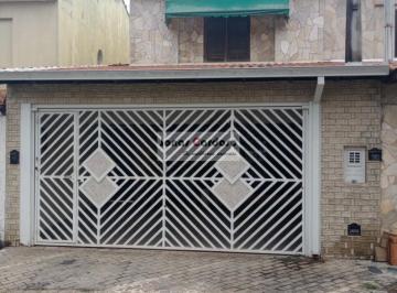 Foto 01 · Imperdível oportunidade: Casa à venda no Centro de Mogi das Cruzes-SP, com 3 quartos, 1 suíte e 164m