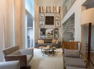 1 · Casa de condomínio com 238 m², 3 quartos sendo 3 suítes à venda no bairro Itaim Bibi.