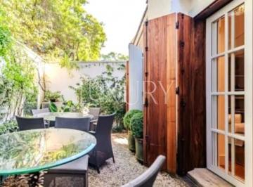 1 · Casa Reformada à Venda em rua com cancela no Jardim Paulista, 180 m², 2 suítes, 2 vagas