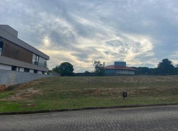 01 · Terreno de 761,73m² em Cacupé