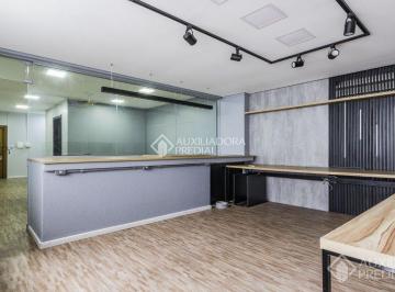 Comercial · 136m² · Excelente conjunto comercial MOBILIADO no bairro Petrópolis