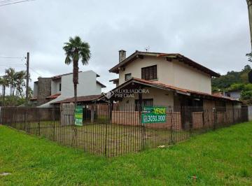 Casa · 148m² · 3 Quartos · 3 Vagas · Casa de esquina 3 dormitórios, com piscina na Hípica.