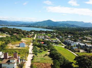 686193_i59o622cJoSWj75C9sd_68619367fef1635647f.jpg · Terreno com MATRICULA na Praia do Rosa.