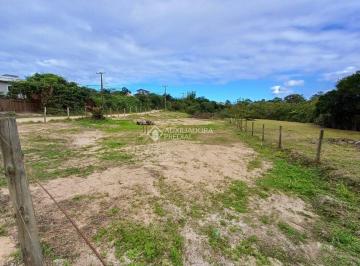 725307_i47v2on7ZoQA86H8n1d3l_7253076872c5cb32263.jpg · Terreno de esquina com 1.216 m² a 50 metros da Lagoa da Ibiraquera - Arroio, Imbituba/SC