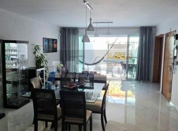 Casa · 440m² · 3 Quartos · 8 Vagas · IMÓVEL BELÍSSIMO - RUA ARBORIZADA E TRANQUILA
