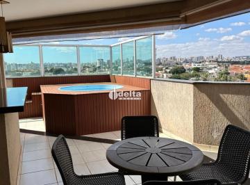Apartamento · 300m² · 4 Quartos · 3 Vagas · Cobertura disponível para venda no bairro Vigilato Pereira em Uberlândia-MG
