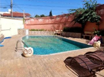 Casa · 450m² · 5 Quartos · 5 Vagas · Casa Sobrado no Bairro santos Dumont com 05 dormitórios e área de lazer com piscina.