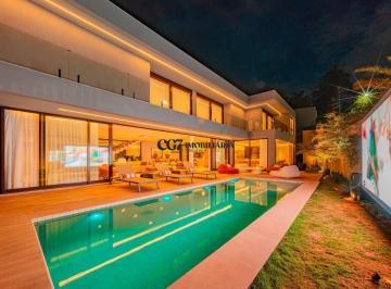 Casa · 569m² · 4 Quartos · 4 Vagas · Casa a Venda Porteira Fechada com 511,39m² de área construída.
