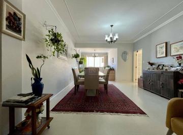866eefc080b430e17c767968952beae577315d61 · Apartamento com 3 quartos e 1 vaga no Centro de Florianópolis.