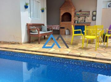 Casa · 209m² · 3 Quartos · 2 Vagas · Casa com piscina à Venda no Jardim Europa – Bragança Paulista