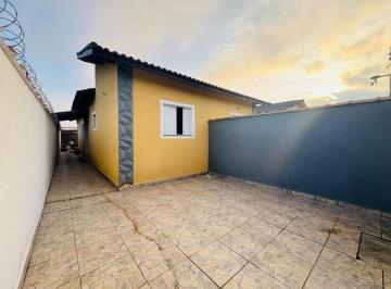 Casa de 2 quartos, Itanhaém · Casa  com piscina e 2 dormitórios a venda no bairro Bopiranga em Itanhaém
