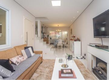 Casa · 180m² · 3 Quartos · 3 Vagas · Sobrado 180 m² com 3 suítes (2 com banheira+varanda), área gourmet c/ churrasqueira, 3 vagas – a 500