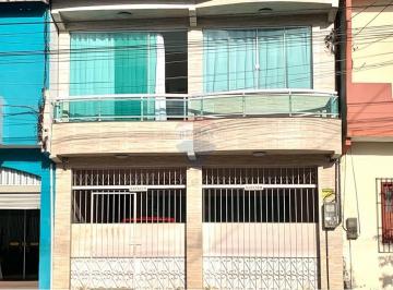Casa · 413m² · 5 Quartos · 2 Vagas · Vendo casarão 3 pavimentos, 4 suítes