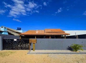 Casa · 70m² · 2 Quartos · 2 Vagas · Casa com 2 Dormitórios e Terreno Amplo à Venda - Alto Arroio, Imbituba/SC