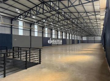 Comercial · 2500m² · 6 Vagas · Galpão comercial  disponível para locação no Industrial  em Uberlândia-MG