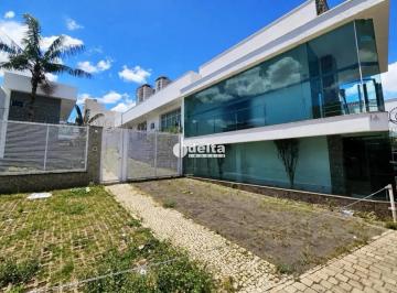 Comercial · 680m² · 10 Quartos · 8 Vagas · Casa comercial disponível no bairro Centro em Uberlândia-MG
