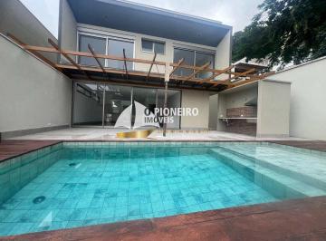 Casa · 253m² · 5 Quartos · 2 Vagas · Lindas casas em condomínio à venda na praia de Juquehy.