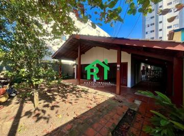 d2d6e081b8f20110e96ed27a11687acad58826e6 · Casa na Praia das Astúrias I 4 quartos I 4 vagas I Rocha Imóveis Guarujá.