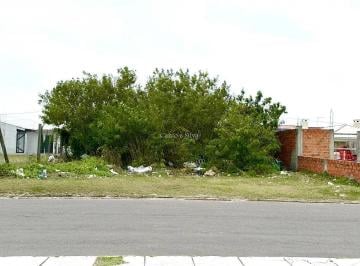 Terreno · 300m² · Terreno na Avenida Paraguassú em Atlântida Sul
