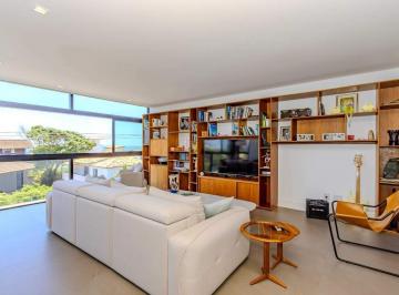 Apartamento · 132m² · 3 Quartos · 3 Vagas · Apartamento vista mar à venda no Ed. Belize na Praia Brava