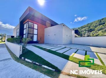 Casa · 220m² · 4 Quartos · 4 Vagas · Venda| Casa Térrea de Esquina Mobiliada no Condomínio Mar Verde.