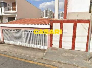 Casa · 400m² · 3 Quartos · 3 Vagas · Sobrado à venda com 3 dormitórios e 400 m² na Vila Bastos – Santo André/SP