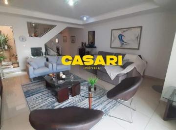 Casa · 296m² · 3 Quartos · 5 Vagas · Sobrado de Alto Padrão com 3 Suítes e Piscina – SBC