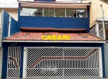 Casa · 254m² · 3 Quartos · 3 Vagas · Sobrado à Venda no Jardim Hollywood em São Bernardo do Campo – 3 Suítes e Excelente Localização