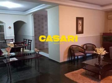 Casa · 310m² · 3 Quartos · 4 Vagas · Ampla Casa com 3 Dormitórios, Suíte e Quintal à Venda em Santo André – 310 m² Construídos